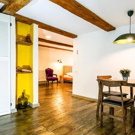 Blacksmith Old Town Daire